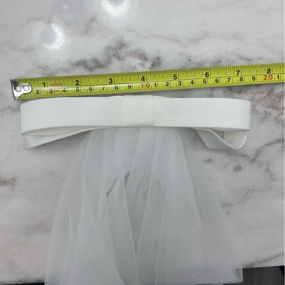 Show Me Your MuMu White Ari Bow Veil - Picture 13 of 13